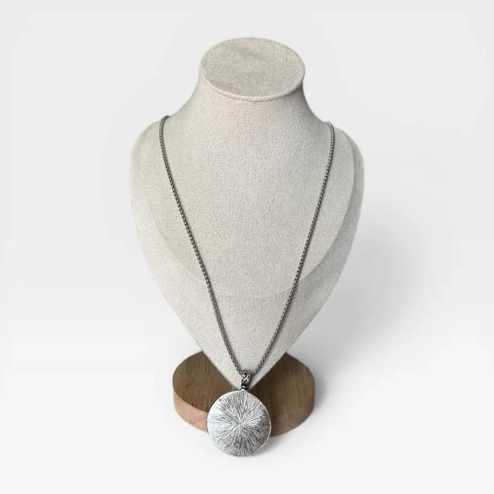 Men’s Vintage Round Pendant Necklace